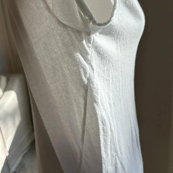 Frank & Eileen White SS Tee Lab Wide V-neck Tee, Medium, EUC - Picture 6 of 10